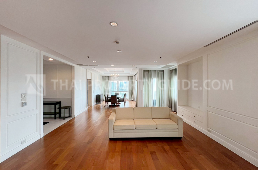 Apartment in Ploenchit 