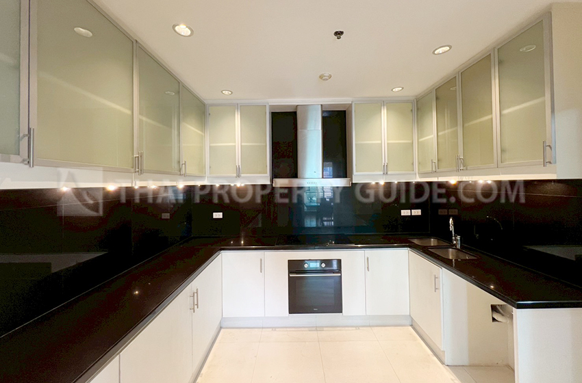 Apartment in Ploenchit 