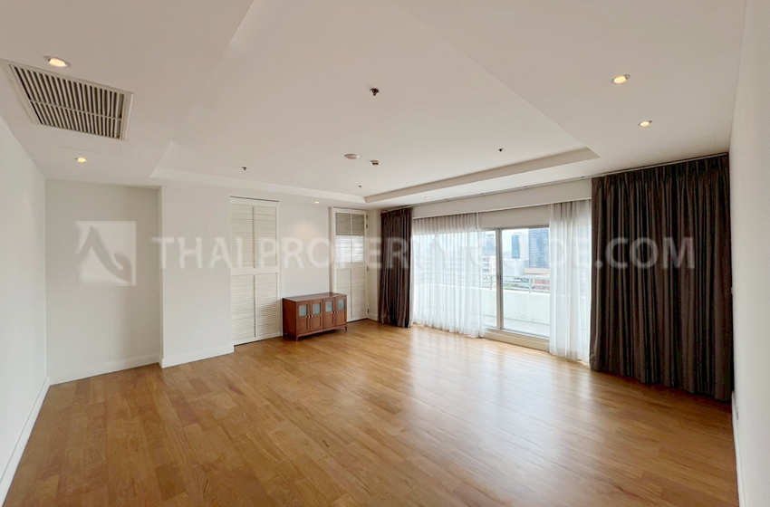 Apartment in Ploenchit 