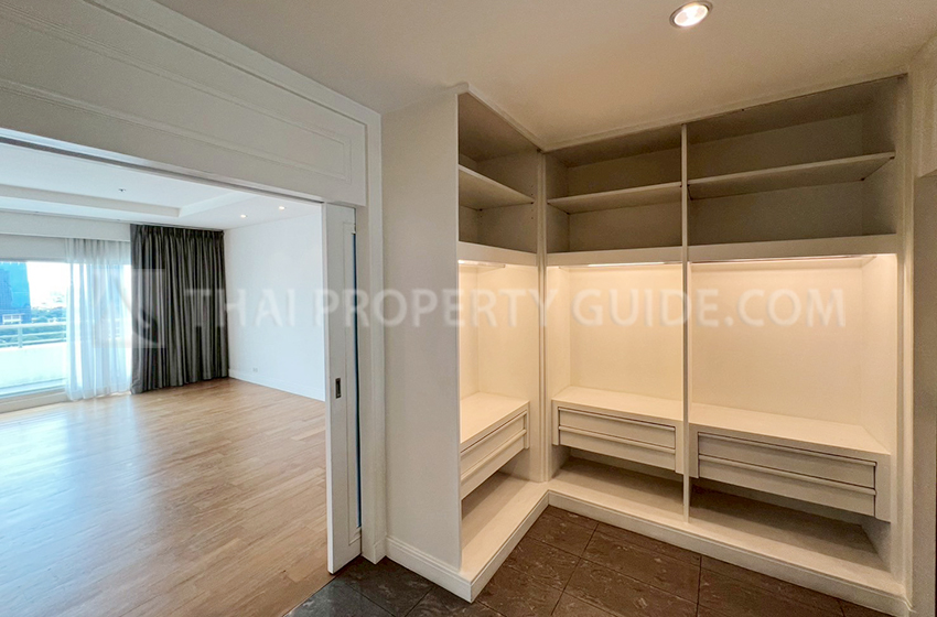 Apartment in Ploenchit 