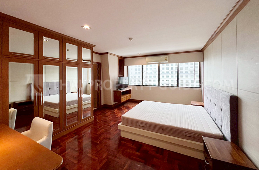 Apartment in Ploenchit 