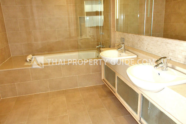 Apartment in Ploenchit 