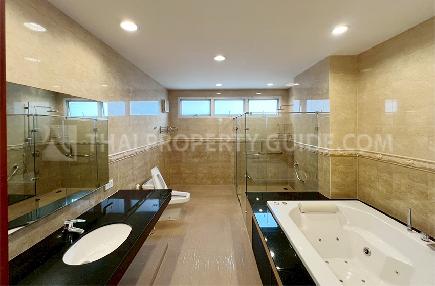 Apartment in Sathorn 