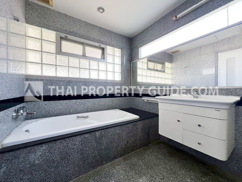 Apartment in Sukhumvit 
