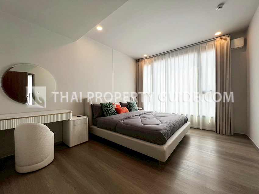 Condominium in Bangnatrad 