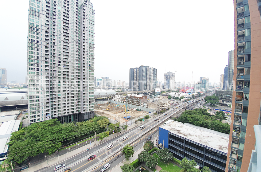 Condominium in New Petchburi 