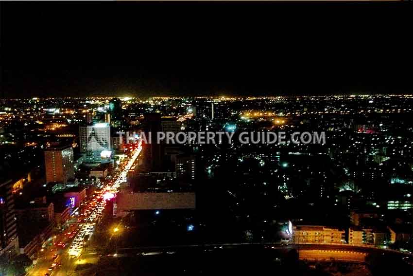 Condominium in New Petchburi 