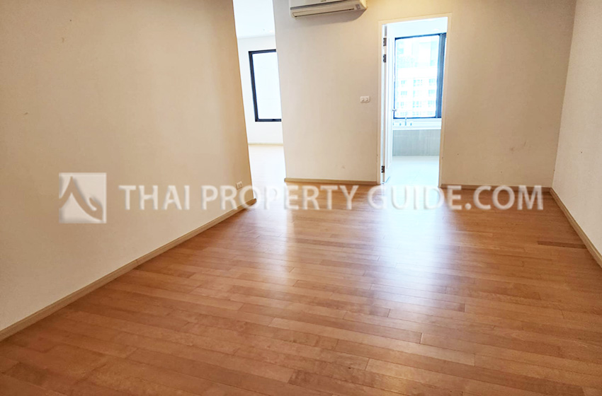 Condominium in New Petchburi 
