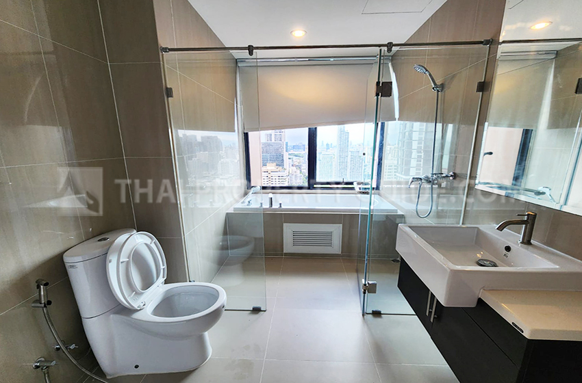 Condominium in New Petchburi 