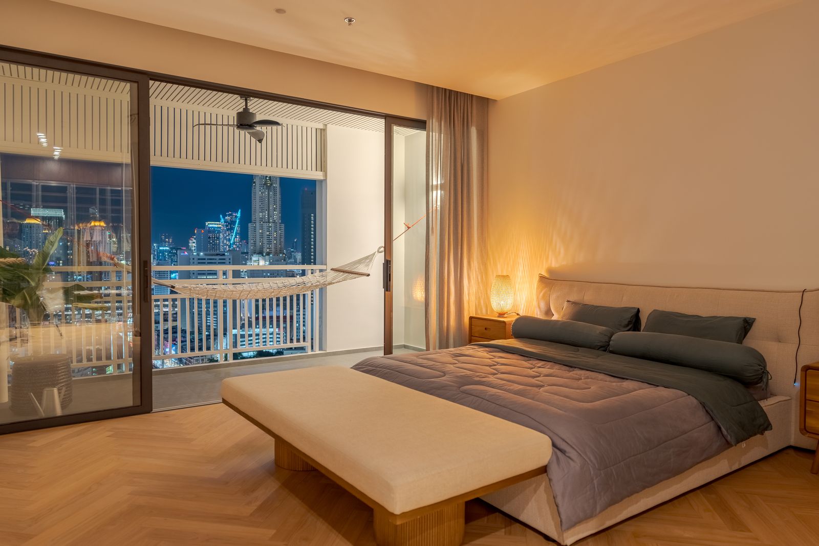 Condominium in New Petchburi 