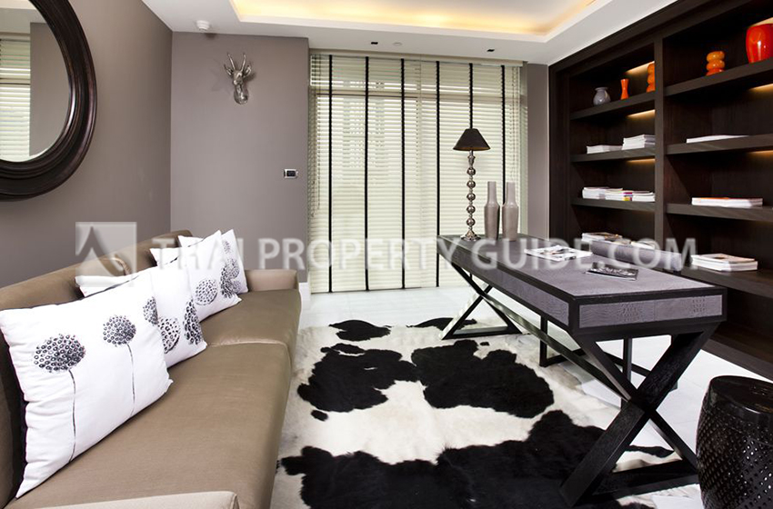 Condominium in Phaholyothin 