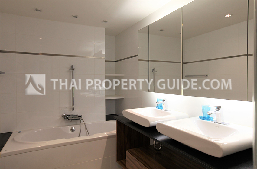 Condominium in Phaholyothin 