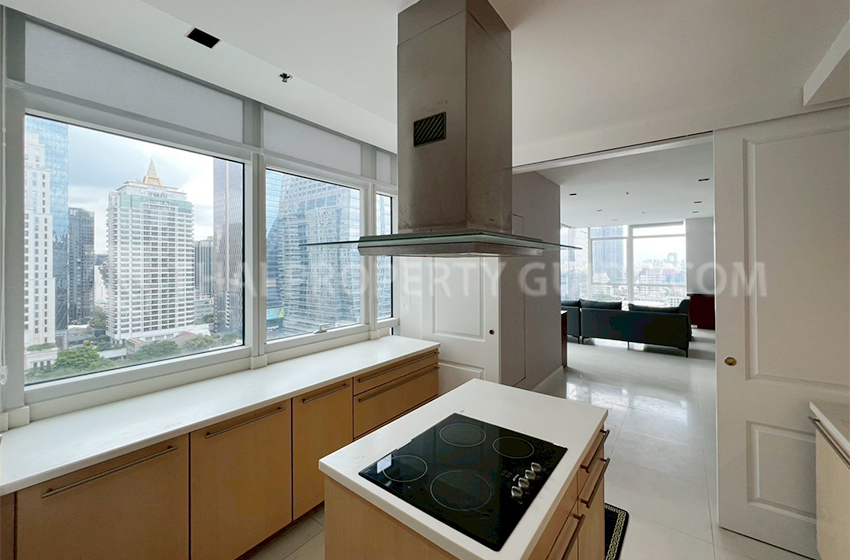 Condominium in Ploenchit : Athenee Residence 