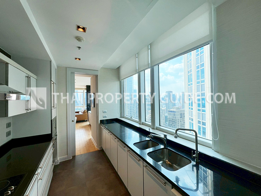 Condominium in Ploenchit : Athenee Residence 