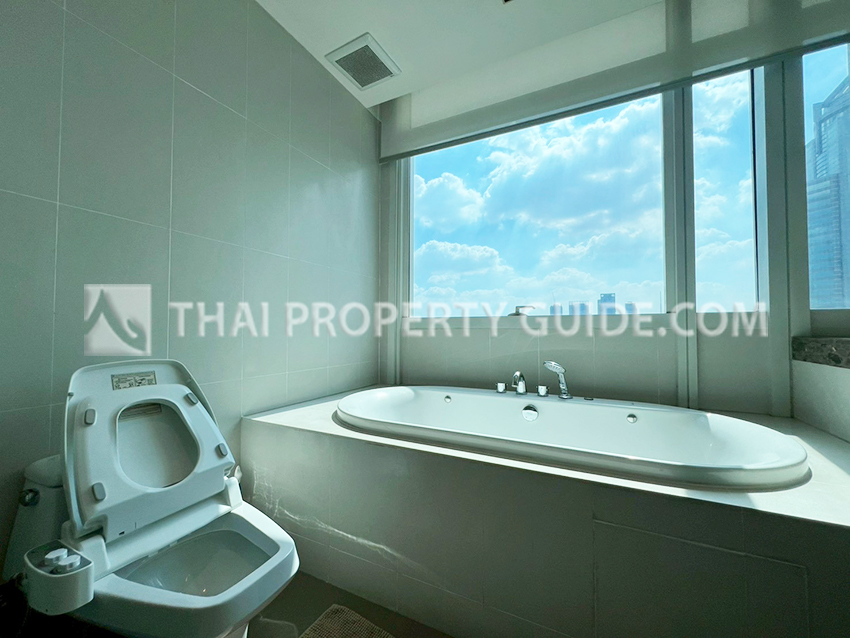 Condominium in Ploenchit : Athenee Residence 