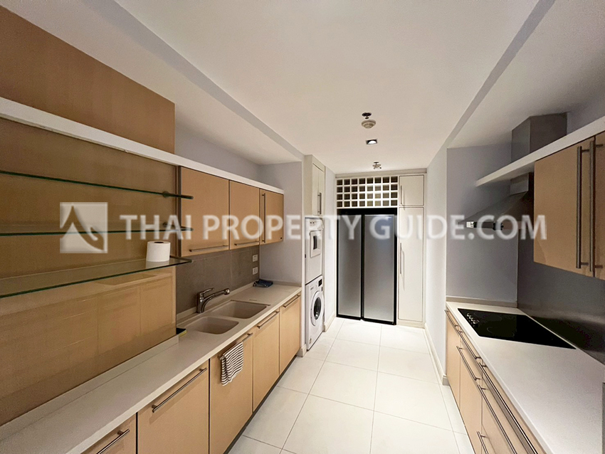 Condominium in Ploenchit : Athenee Residence 