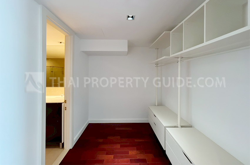 Condominium in Ploenchit : Athenee Residence 