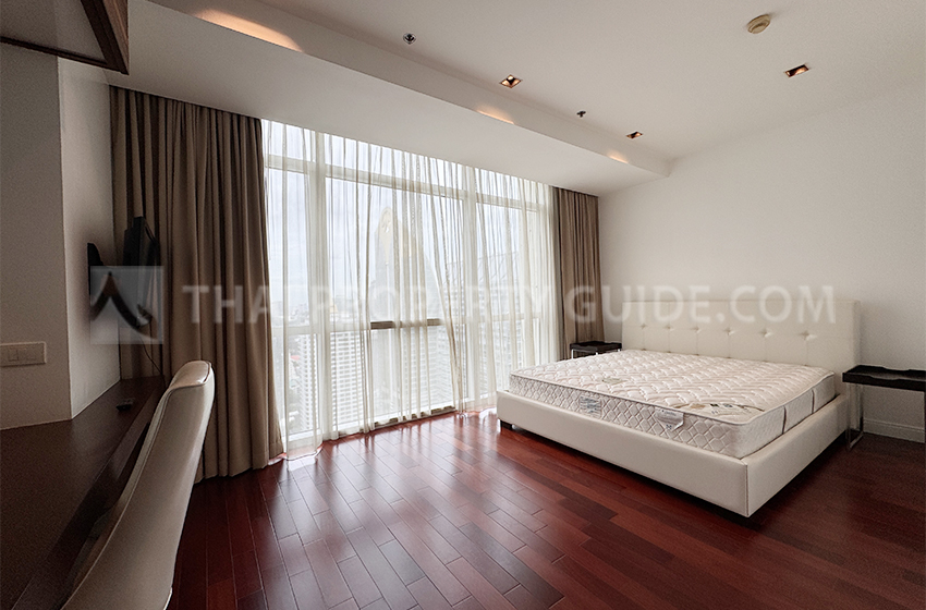 Condominium in Ploenchit : Athenee Residence 