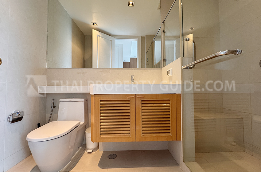 Condominium in Ploenchit : Athenee Residence 