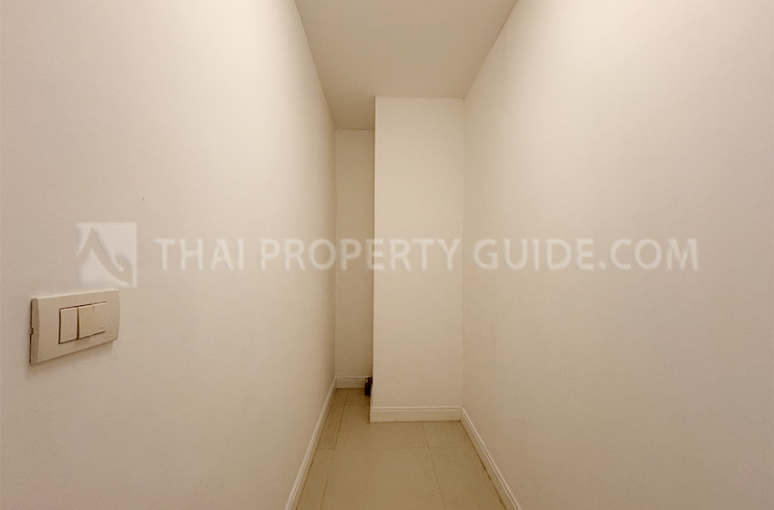 Condominium in Ploenchit : Athenee Residence 