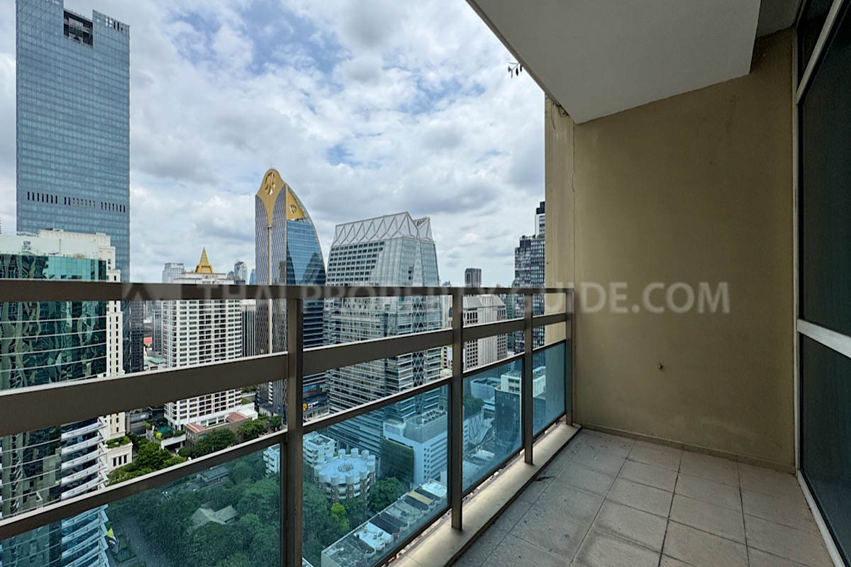 Condominium in Ploenchit : Athenee Residence 