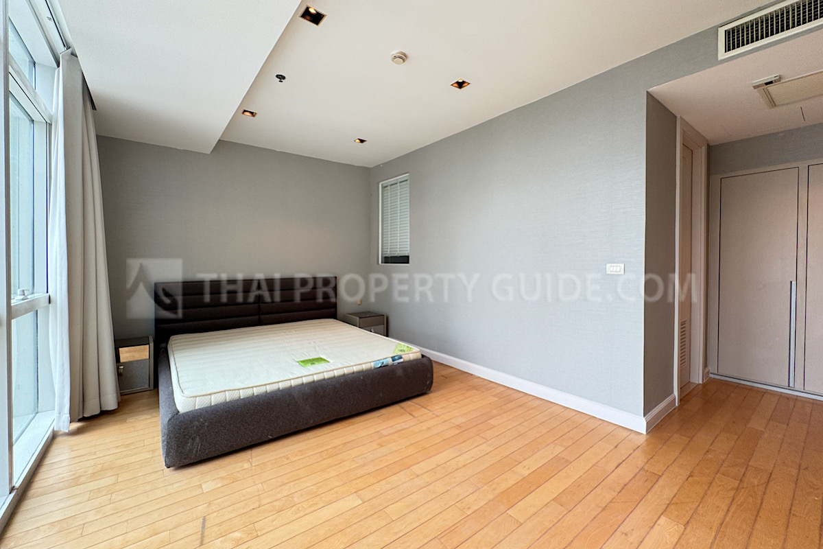 Condominium in Ploenchit : Athenee Residence 