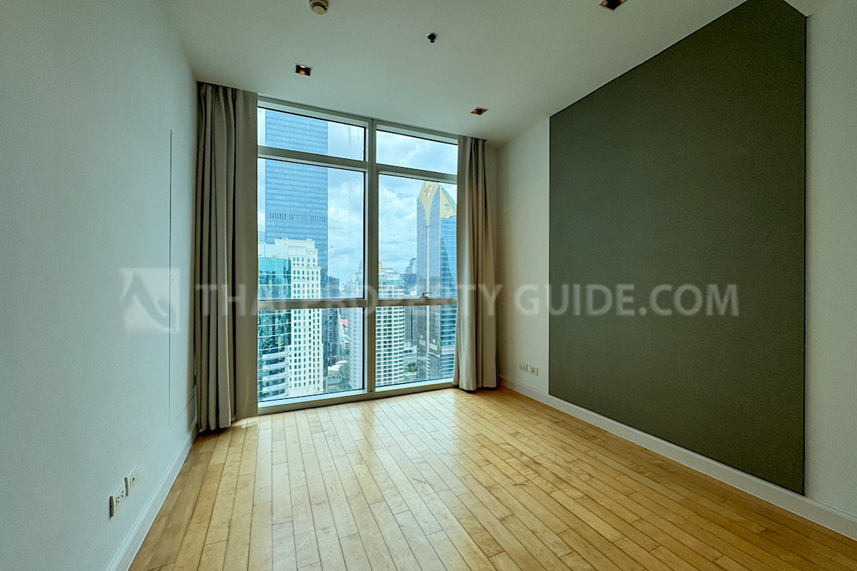 Condominium in Ploenchit : Athenee Residence 