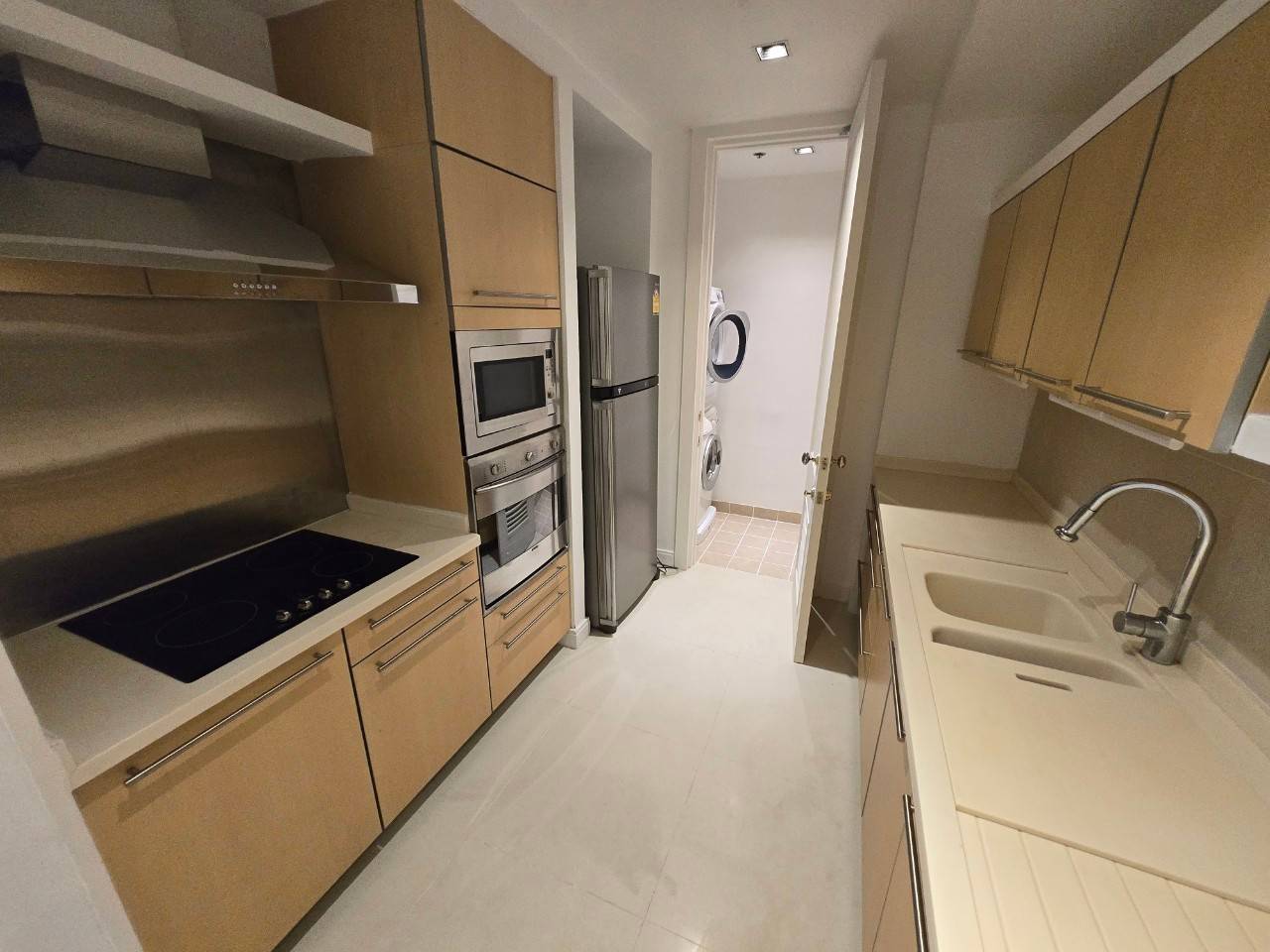 Condominium in Ploenchit : Athenee Residence 