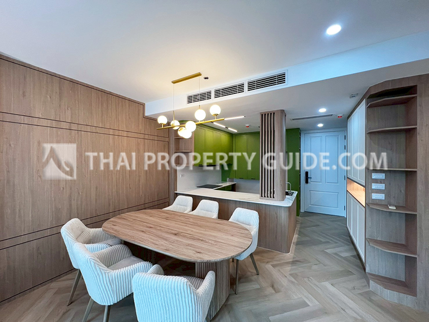 Condominium in Ploenchit : Athenee Residence 