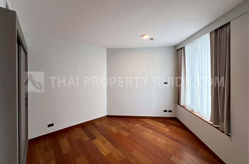 Condominium in Ploenchit 