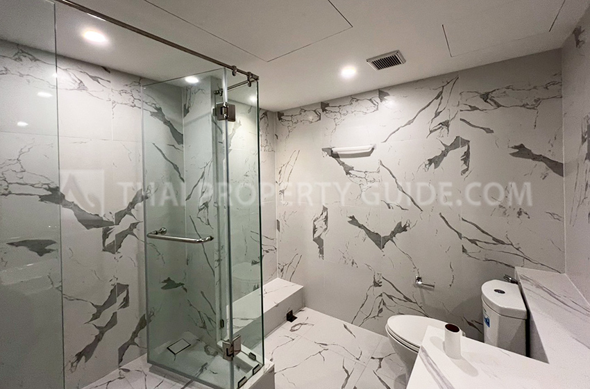 Condominium in Ploenchit 