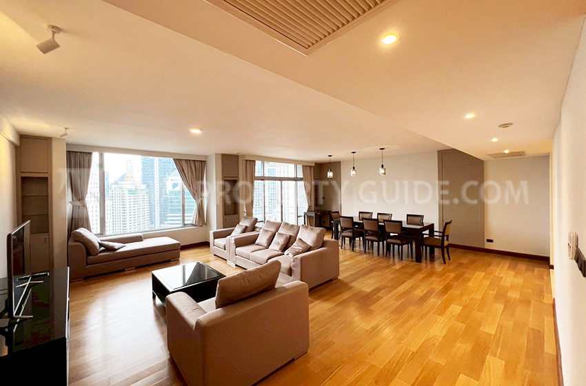 Condominium in Ploenchit 