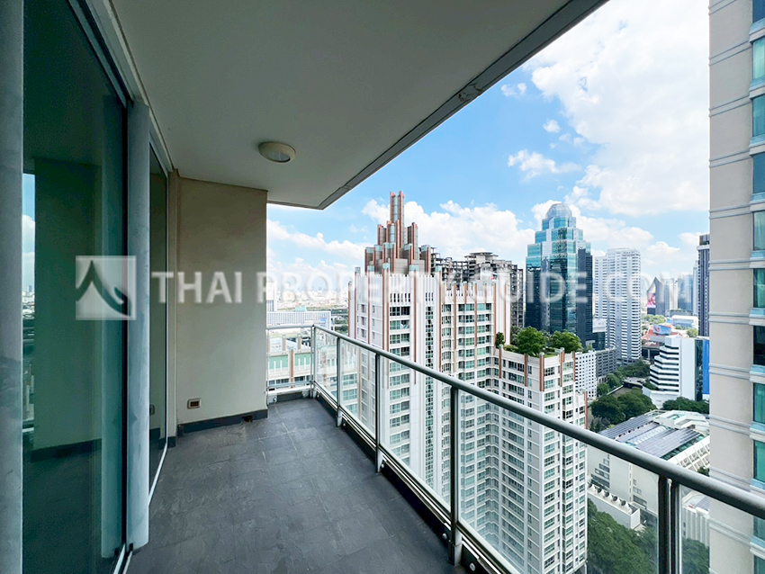 Condominium in Ploenchit 