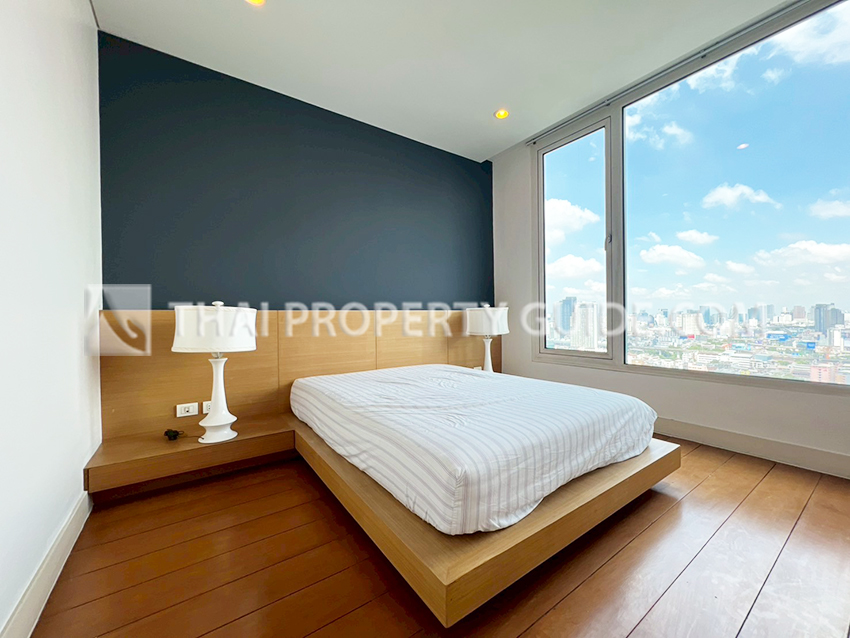 Condominium in Ploenchit 