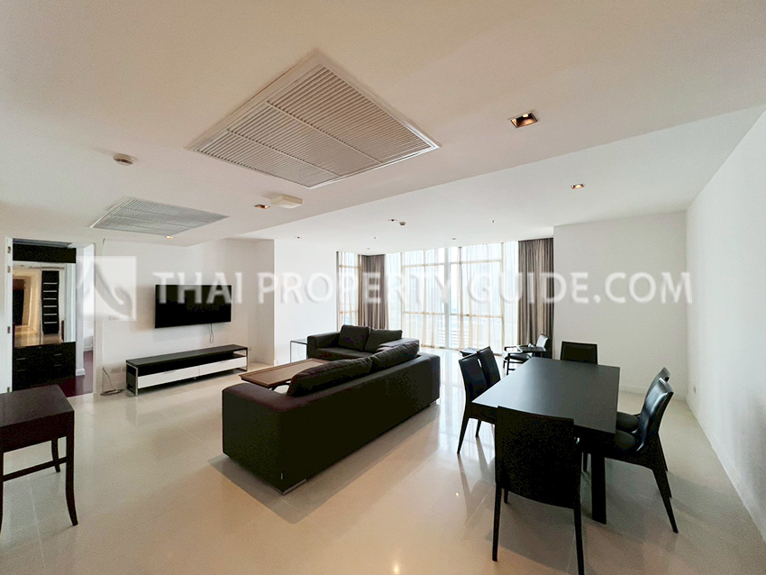 Condominium in Ploenchit : Athenee Residence 