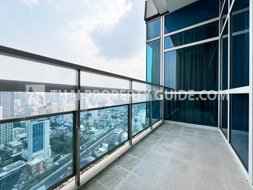 Condominium in Ploenchit : Athenee Residence 