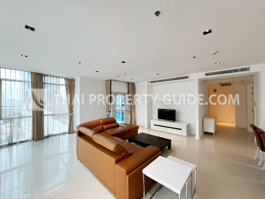 Condominium in Ploenchit : Athenee Residence 