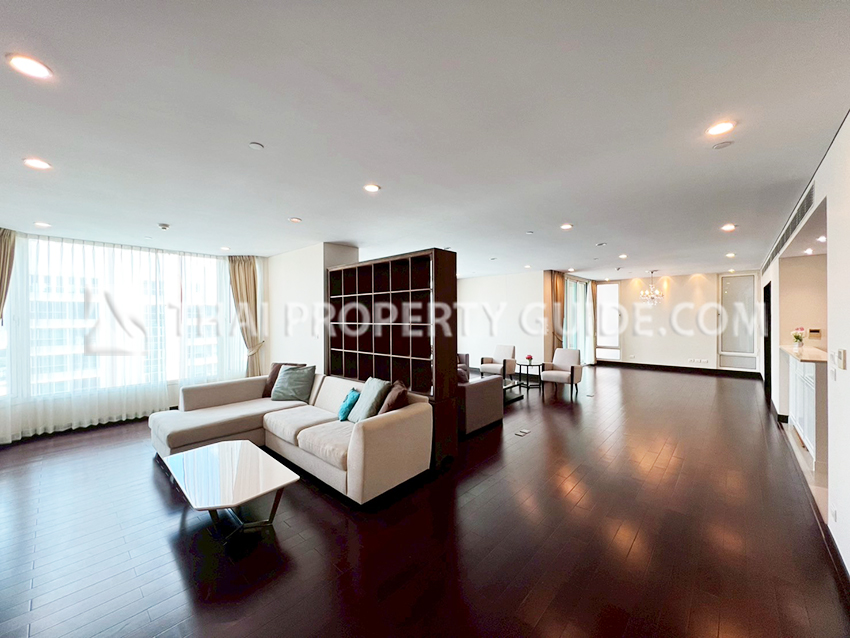 Condominium for rent in Ploenchit