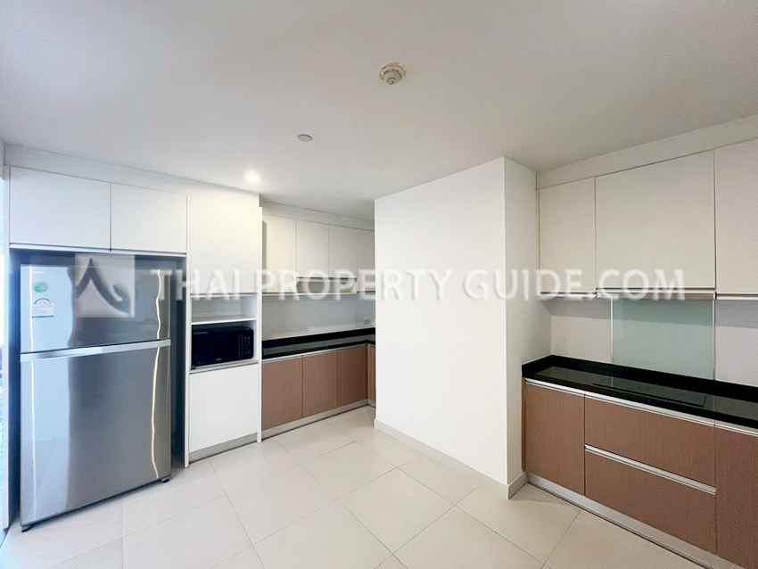 Condominium in Ploenchit 