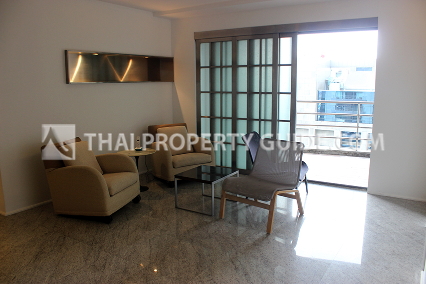 Condominium in Ploenchit 