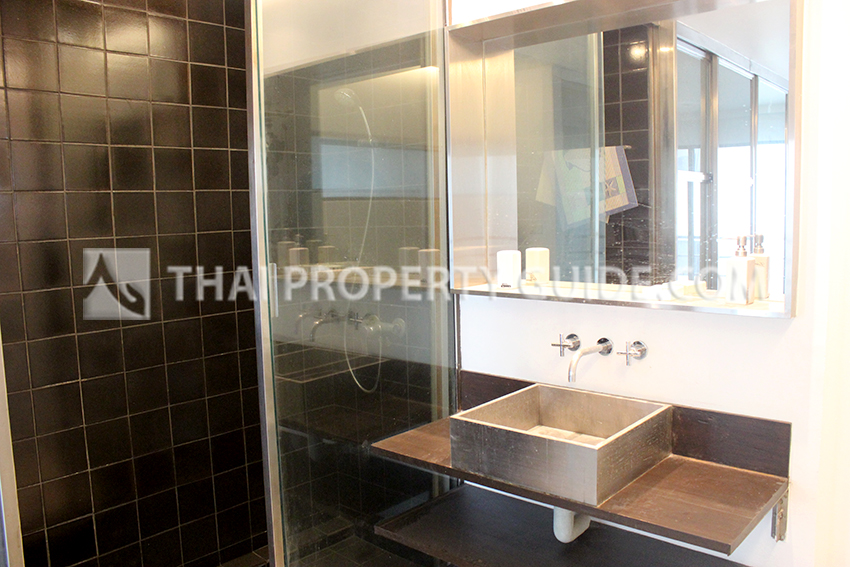 Condominium in Ploenchit 