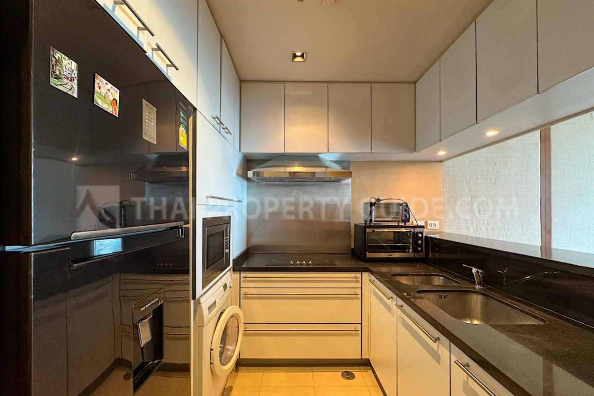Condominium in Ploenchit : Athenee Residence 