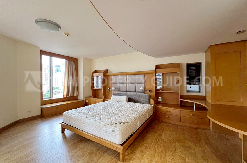 Condominium in Ploenchit 