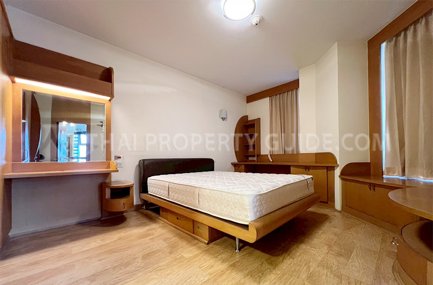 Condominium in Ploenchit 