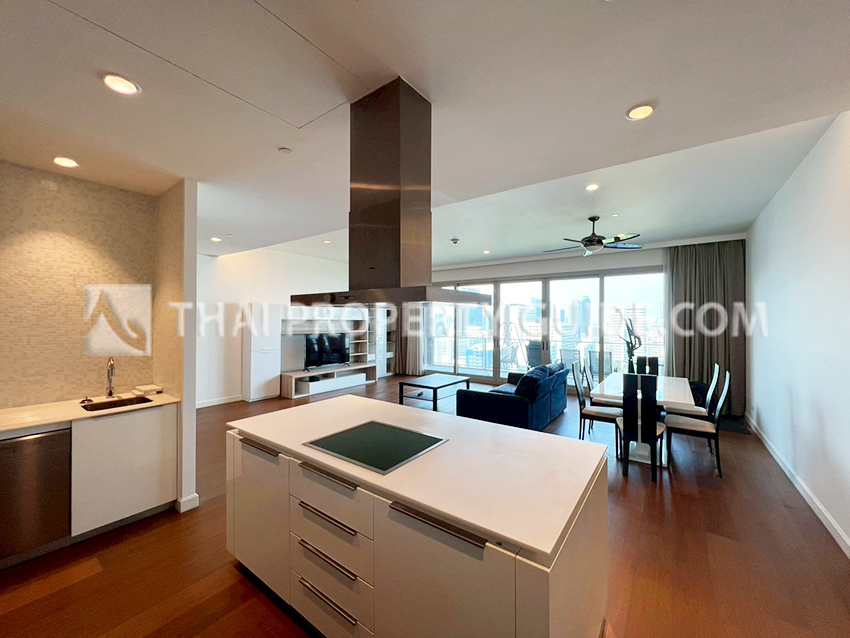 Condominium in Ploenchit 