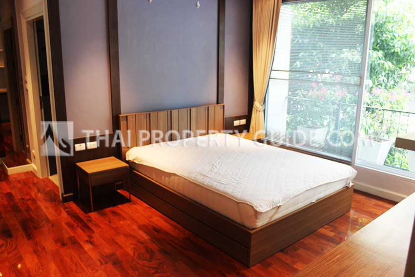 Condominium in Ploenchit 