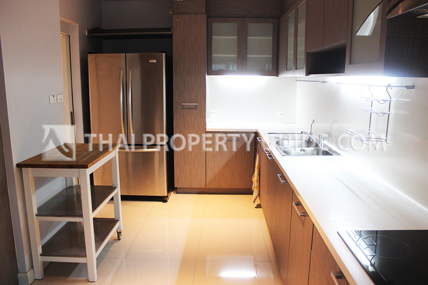 Condominium in Ploenchit 