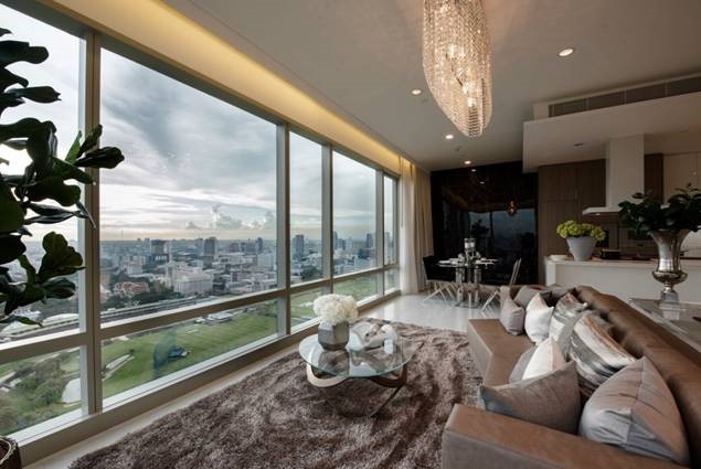 Condominium in Ploenchit