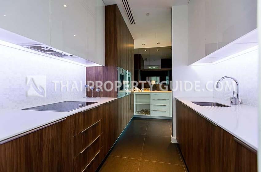 Condominium in Ploenchit 