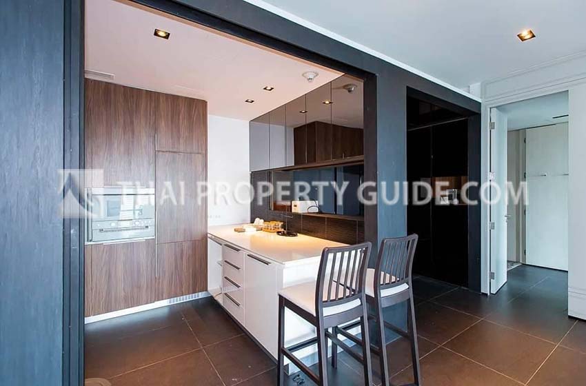Condominium in Ploenchit 
